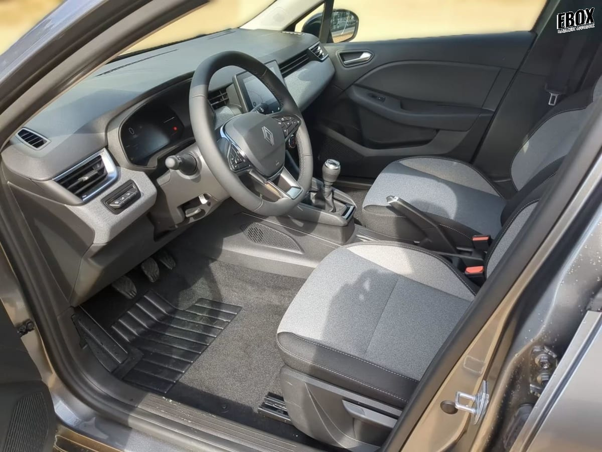 362932_p2 - RENAULT - CLIO 5 - 2025 - photo 4