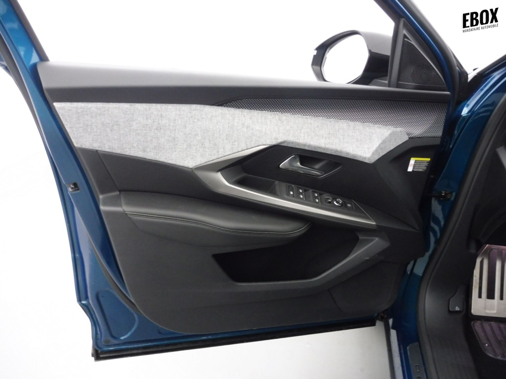 72300_p51 - PEUGEOT - 3008 - 2025 - photo 18