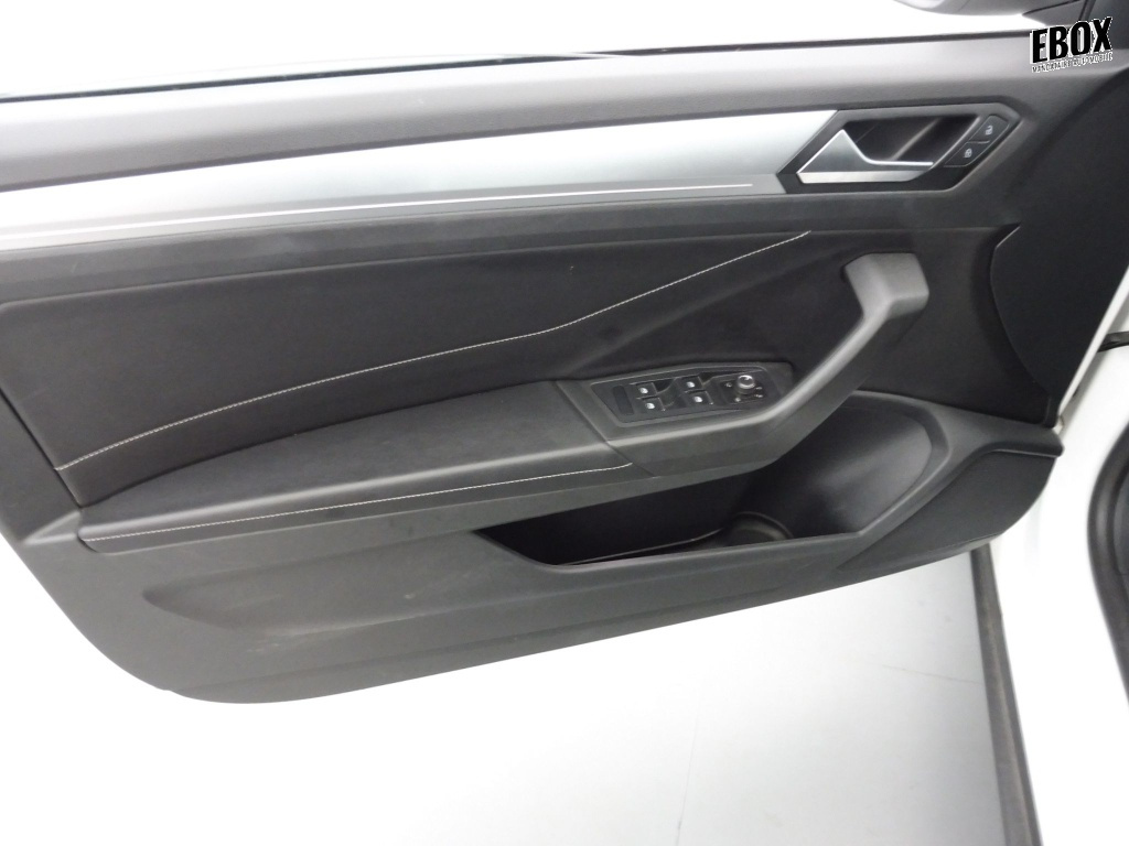 72710_p51 - VOLKSWAGEN - T ROC - 2022 - photo 17