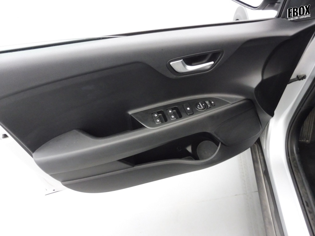 72825_p51 - KIA - STONIC - photo 15