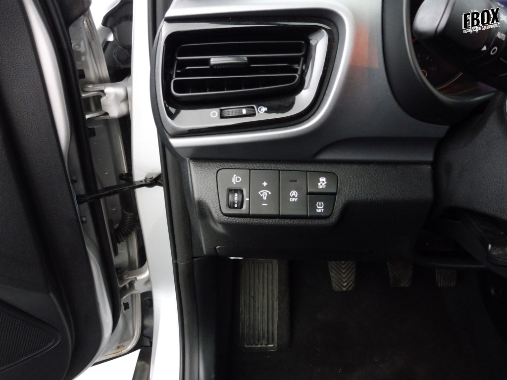 72825_p51 - KIA - STONIC - photo 8