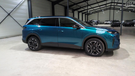 46833_p28 - PEUGEOT - 5008 - 2025