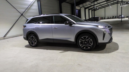46835_p28 - PEUGEOT - 5008 - 2025
