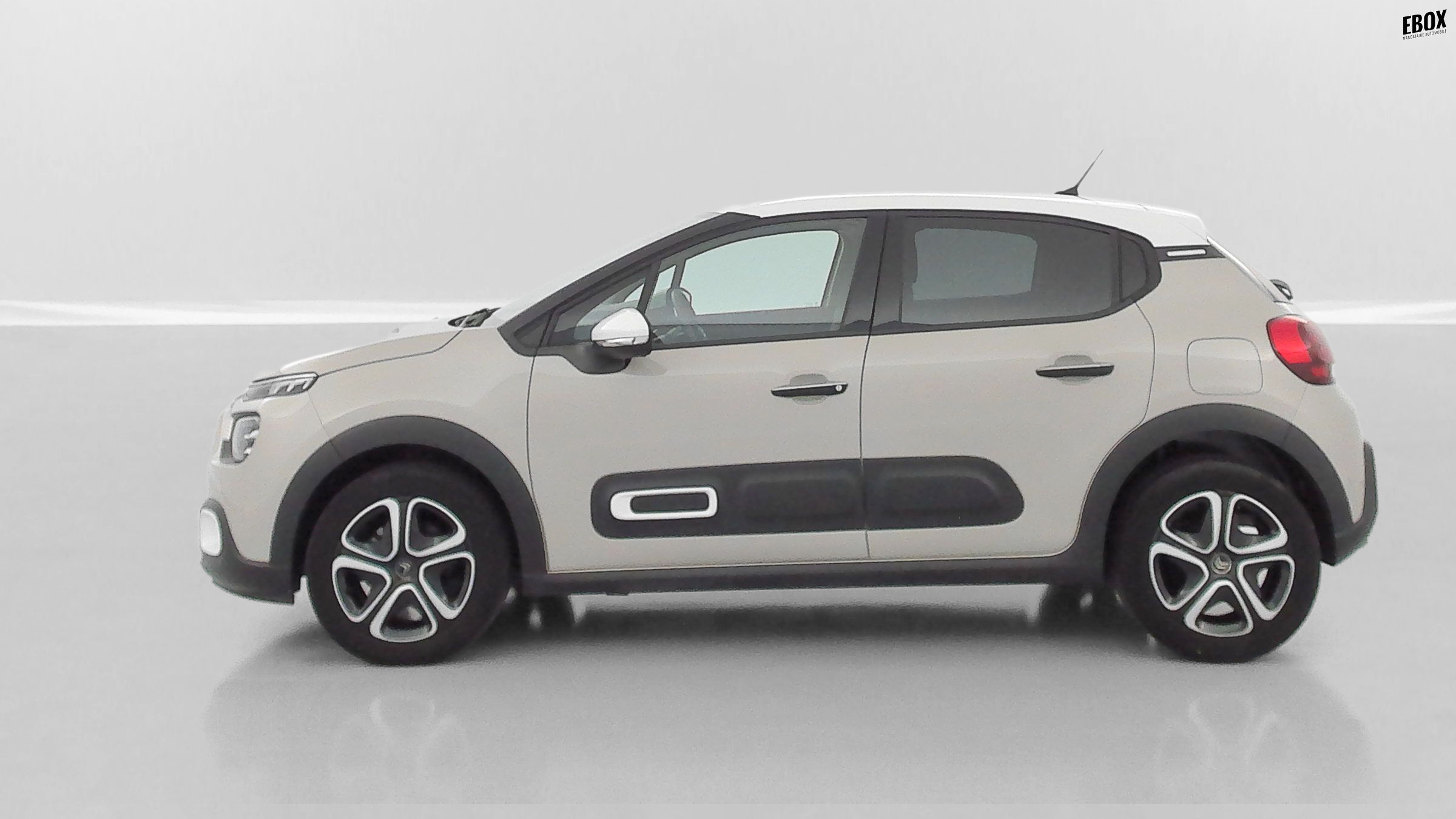 GLI00010904_p53 - CITROEN - C3 - 2022 - photo 4