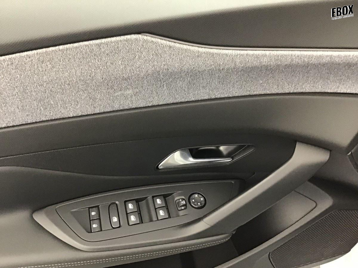 359519_p2 - PEUGEOT - 308 - 2025 - photo 9