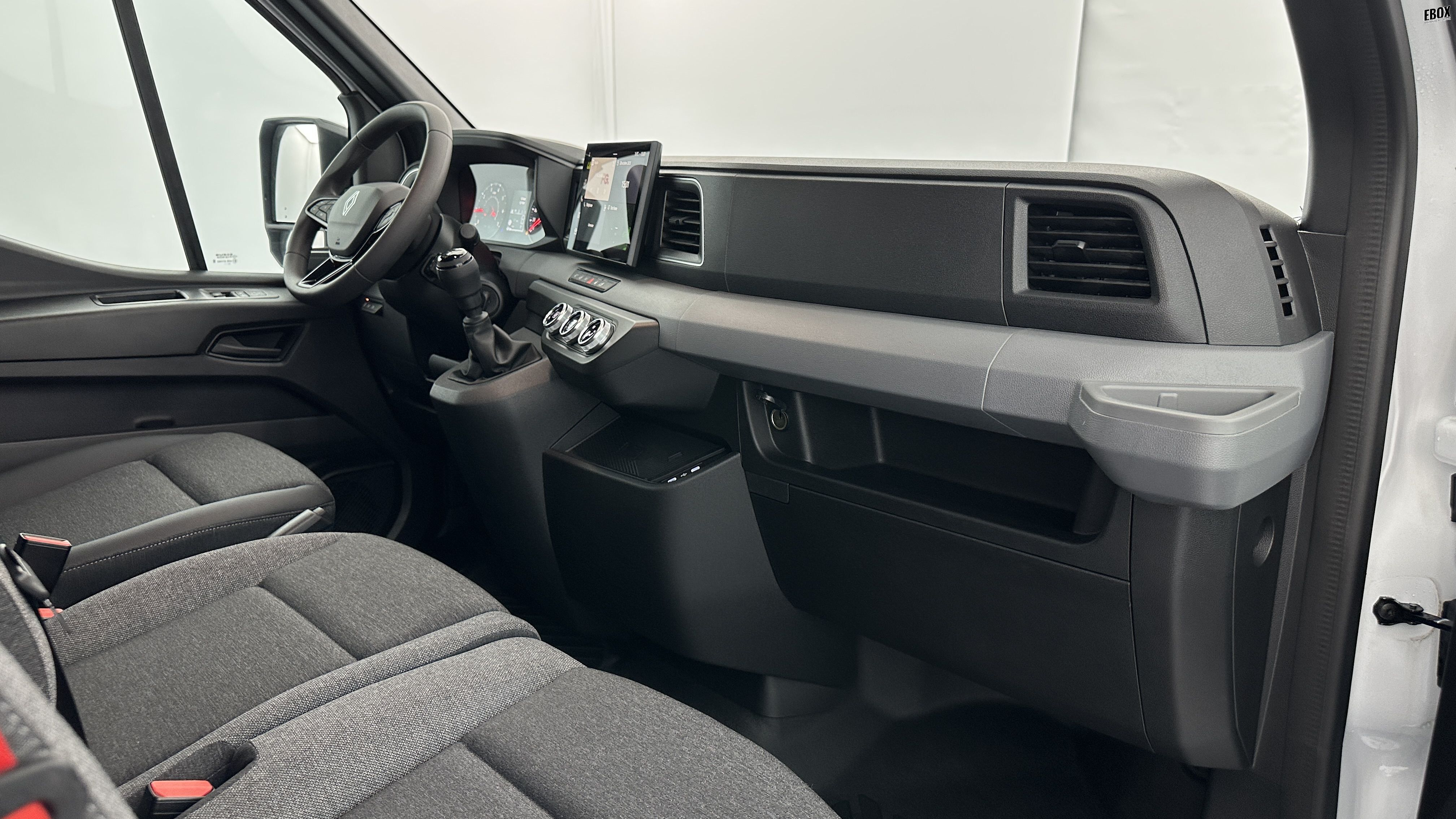 GLI00007111_p53 - RENAULT - MASTER - 2025 - photo 7