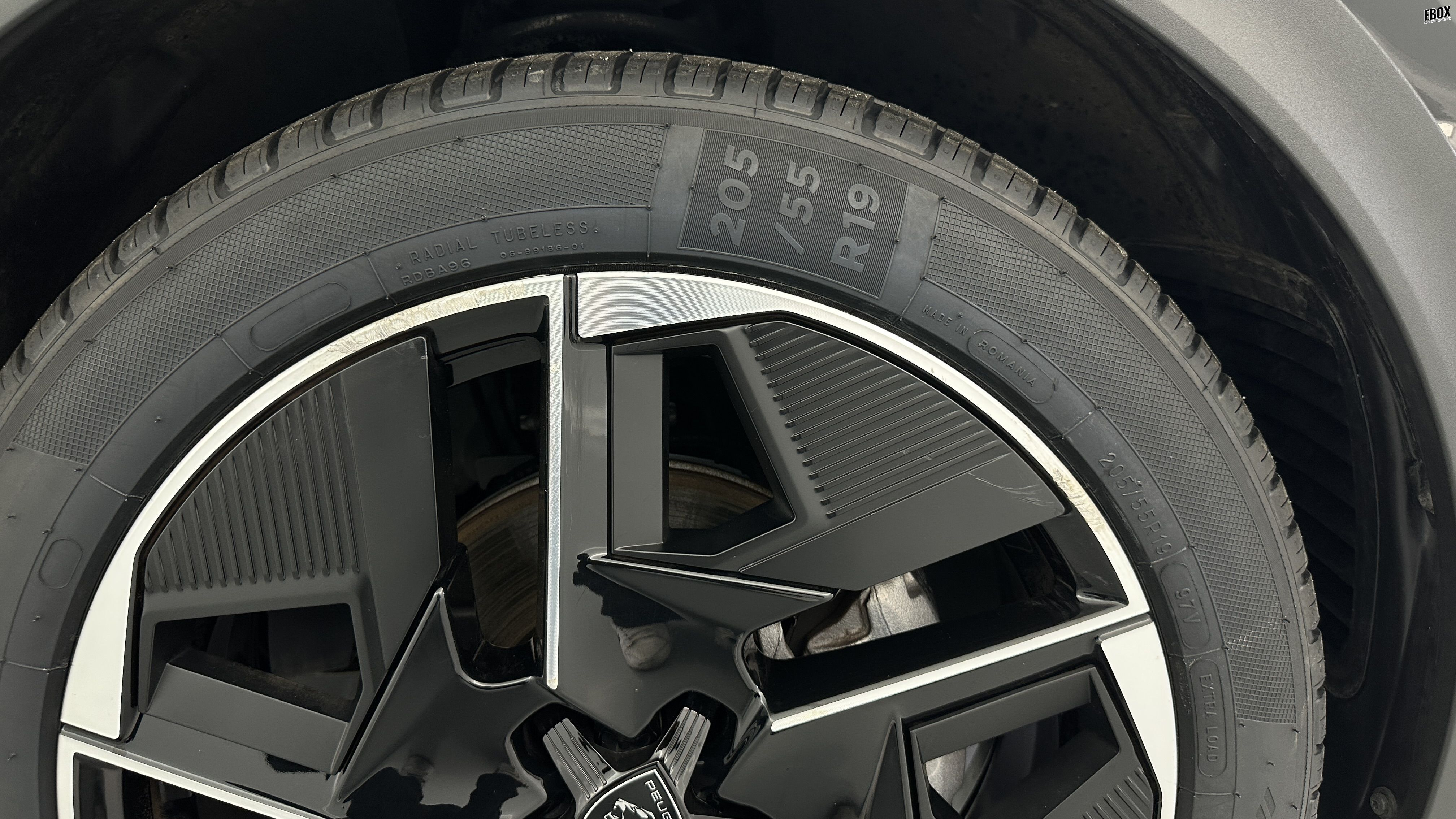 GLI00008455_p53 - PEUGEOT - 408 - 2024 - photo 23