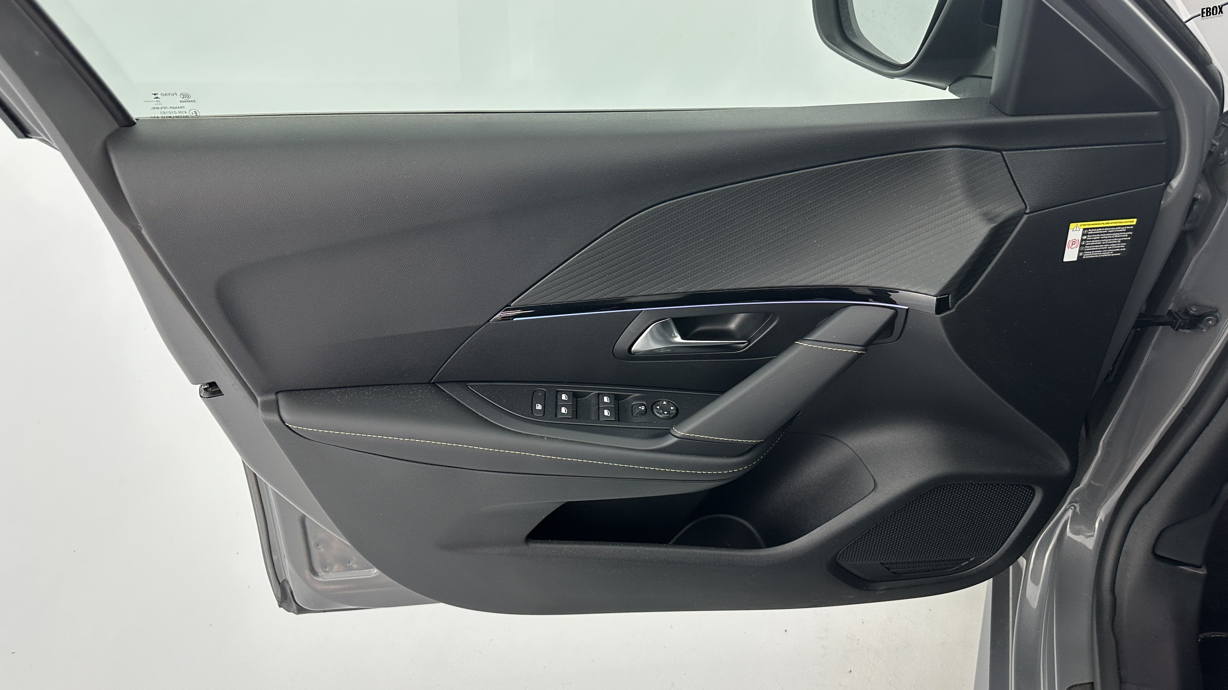 GLI00009332_p53 - PEUGEOT - 208 - 2024 - photo 13