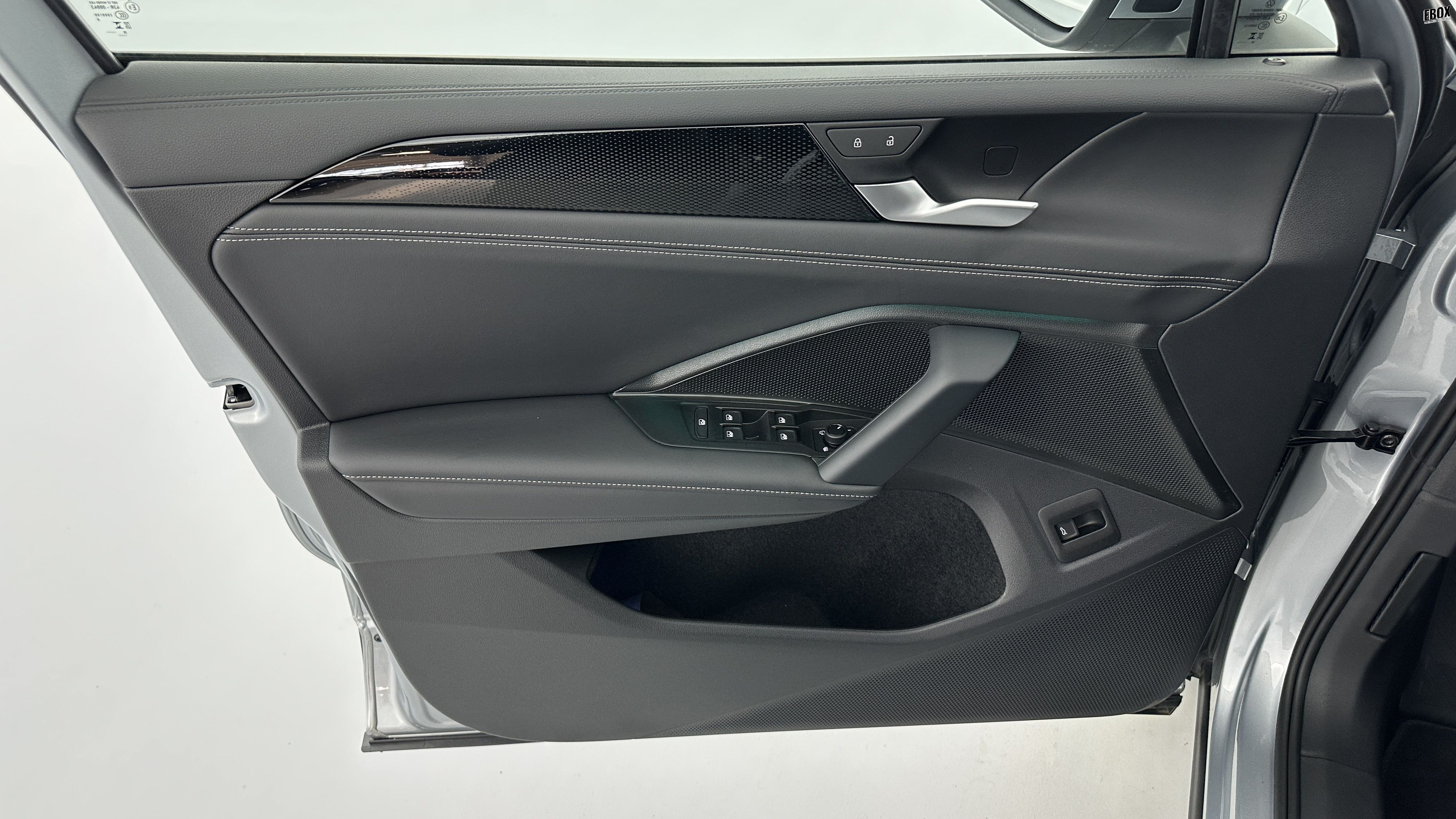 GLI00003110_p53 - VOLKSWAGEN - TIGUAN - 2025 - photo 13