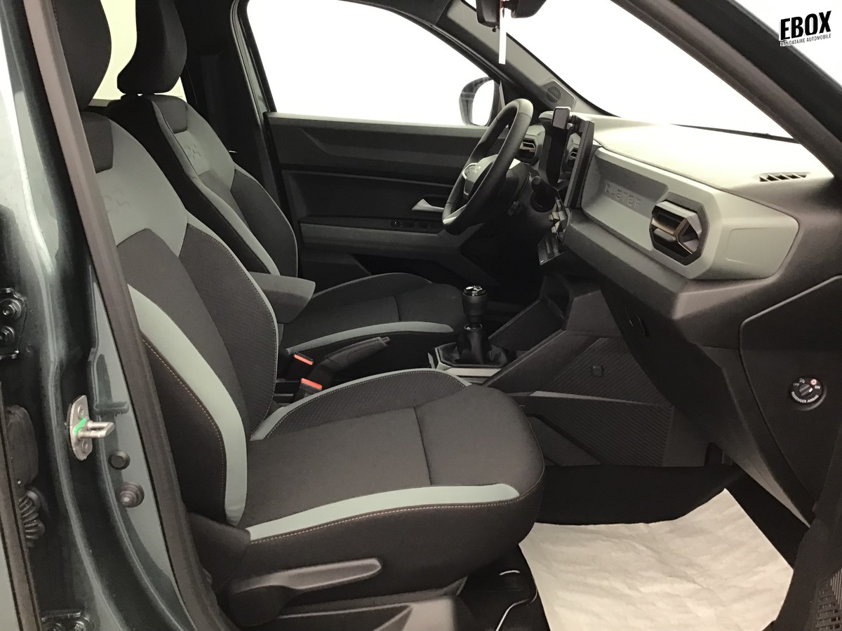 N200686_p3 - DACIA - DUSTER - 2025 - photo 6
