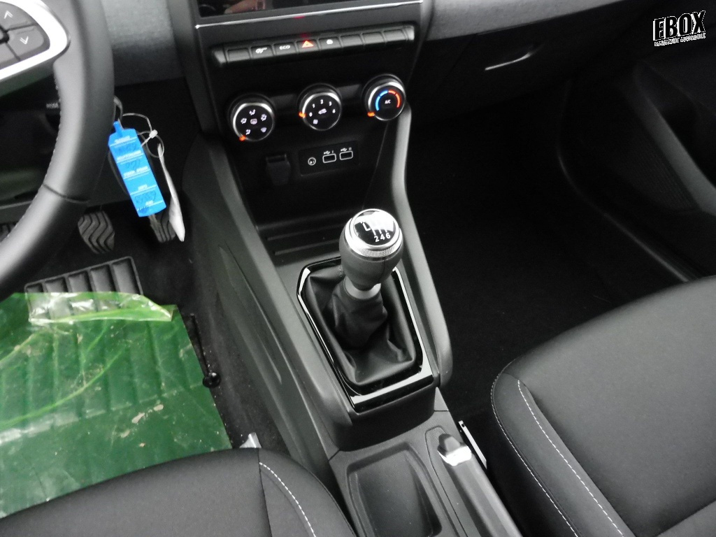 69862_p51 - RENAULT - CLIO - 2025 - photo 11