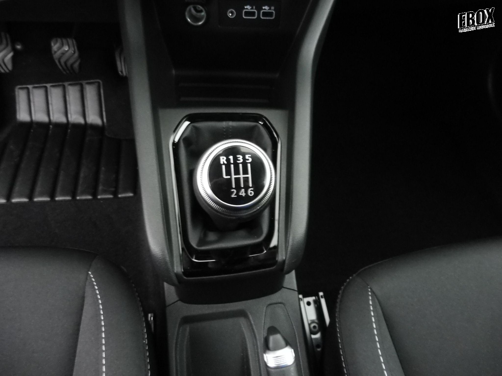 71196_p51 - RENAULT - CLIO - 2025 - photo 14