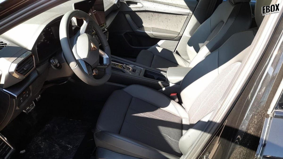 367497_p2 - CUPRA - LEON - 2025 - photo 5