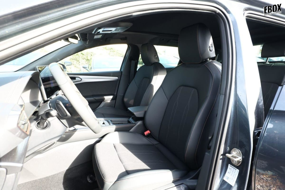 367498_p2 - CUPRA - LEON - 2025 - photo 5