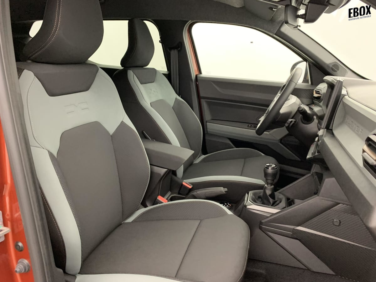367784_p2 - DACIA - DUSTER - 2025 - photo 9