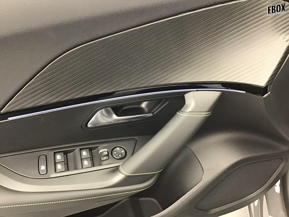 367565_p2 - PEUGEOT - 2008 - 2025 - photo 9