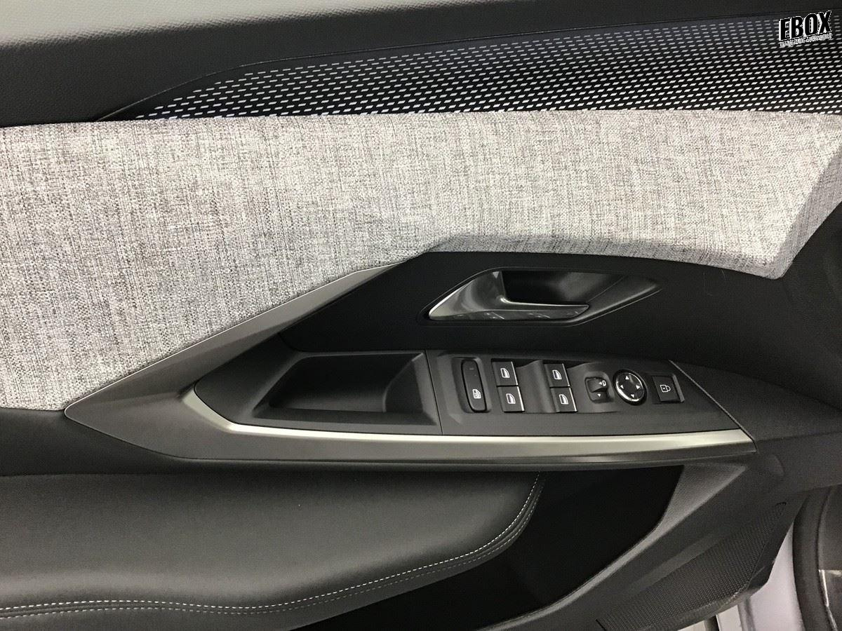 368669_p2 - PEUGEOT - 3008 - 2025 - photo 9