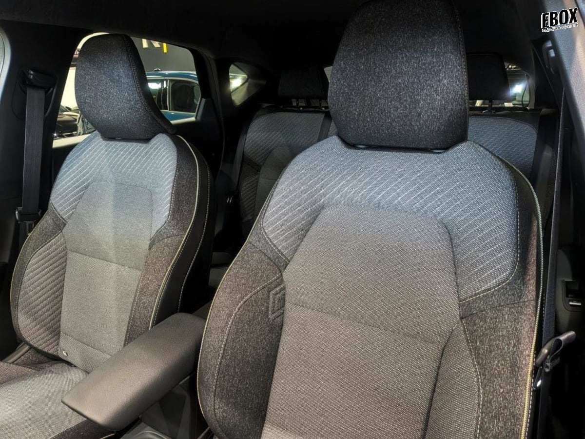 368067_p2 - RENAULT - CAPTUR - 2024 - photo 9