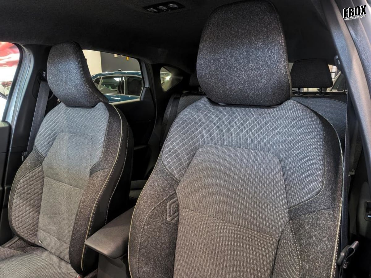 366730_p2 - RENAULT - CAPTUR - 2024 - photo 10