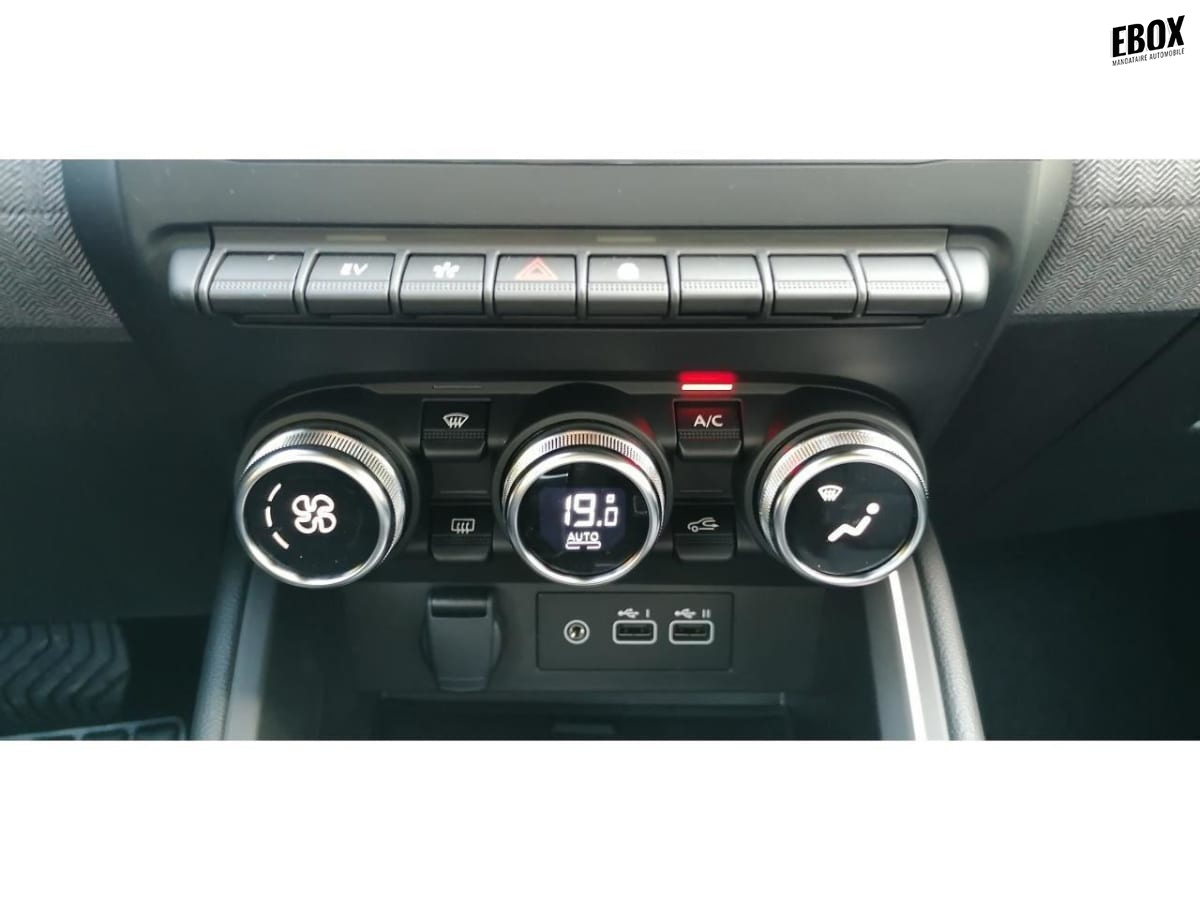 359723_p2 - RENAULT - CLIO - 2025 - photo 10