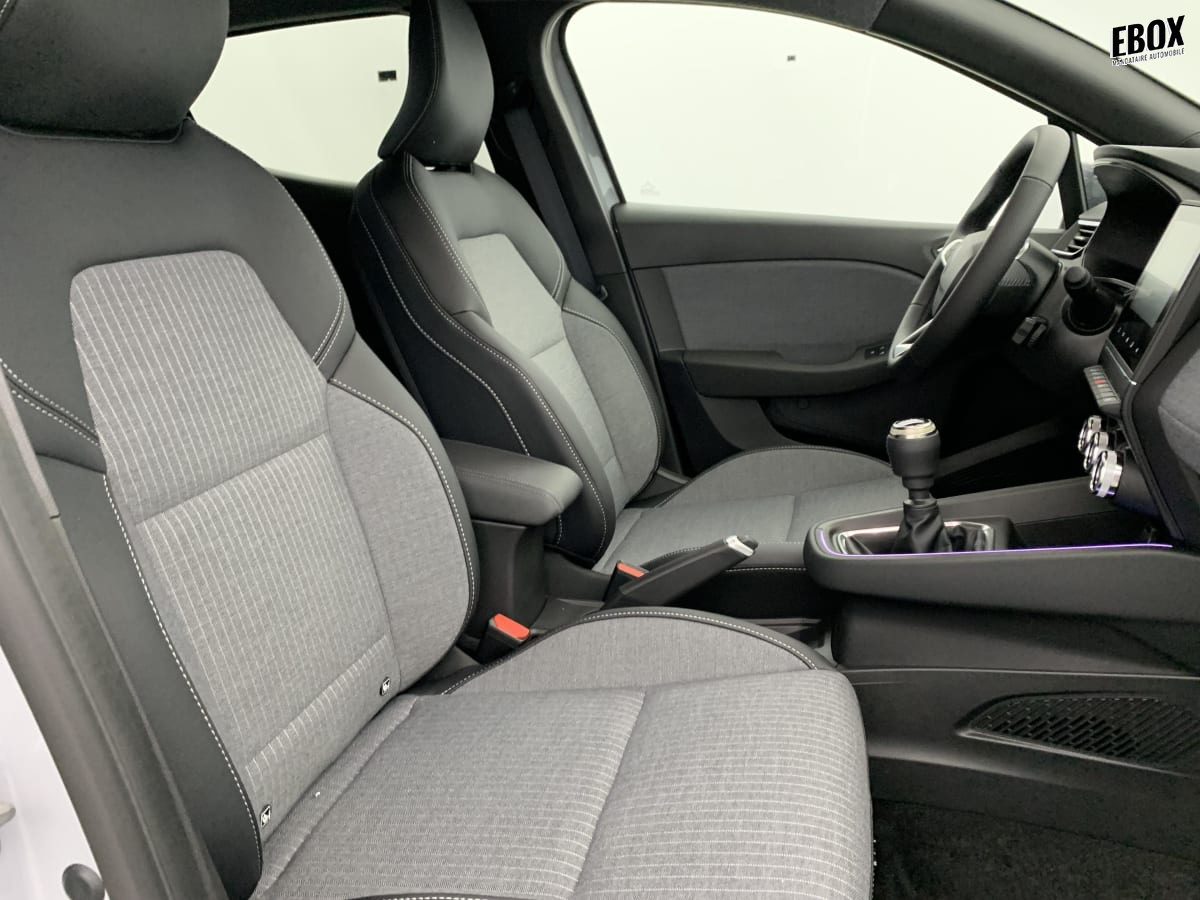 367126_p2 - RENAULT - CLIO 5 - 2025 - photo 9