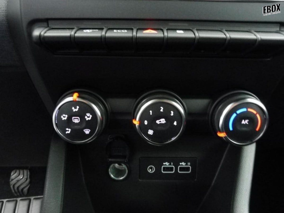 367744_p2 - RENAULT - CLIO - 2025 - photo 7