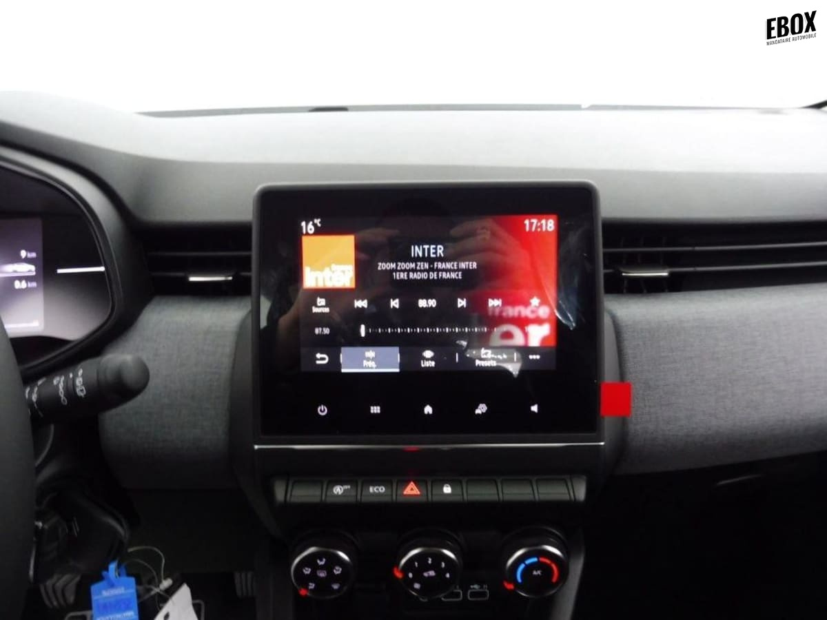 362430_p2 - RENAULT - CLIO - 2025 - photo 10