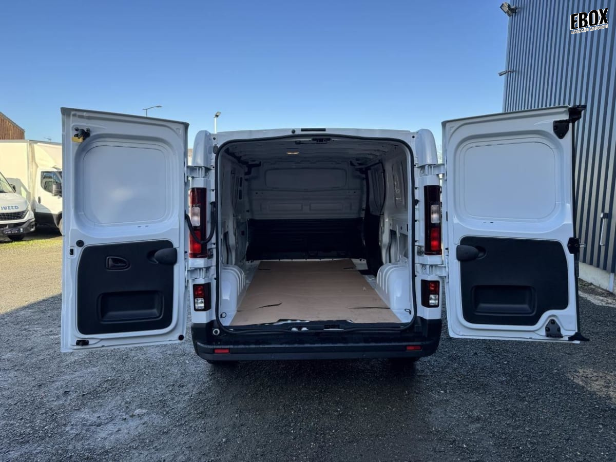 364974_p2 - RENAULT - TRAFIC - 2025 - photo 5