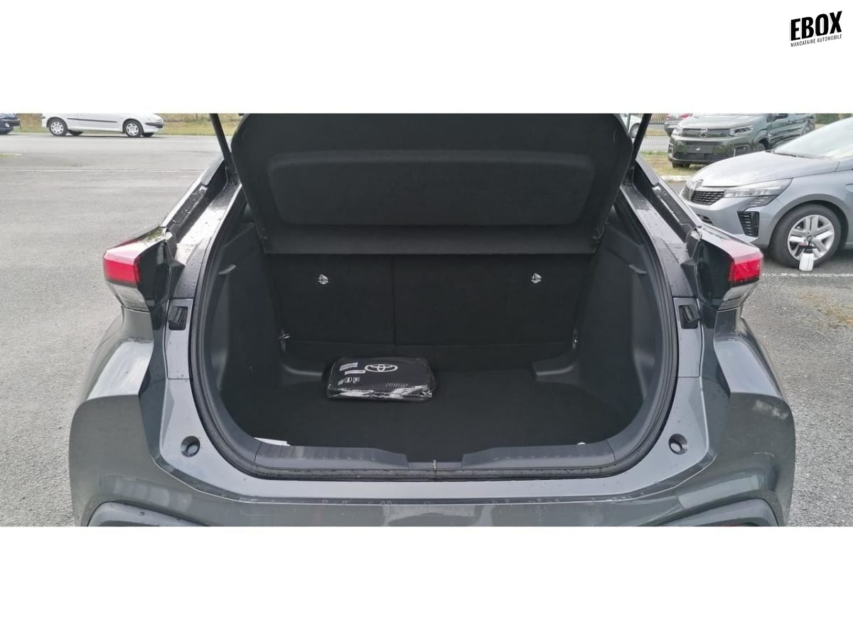 353157_p2 - TOYOTA - C HR - 2024 - photo 5