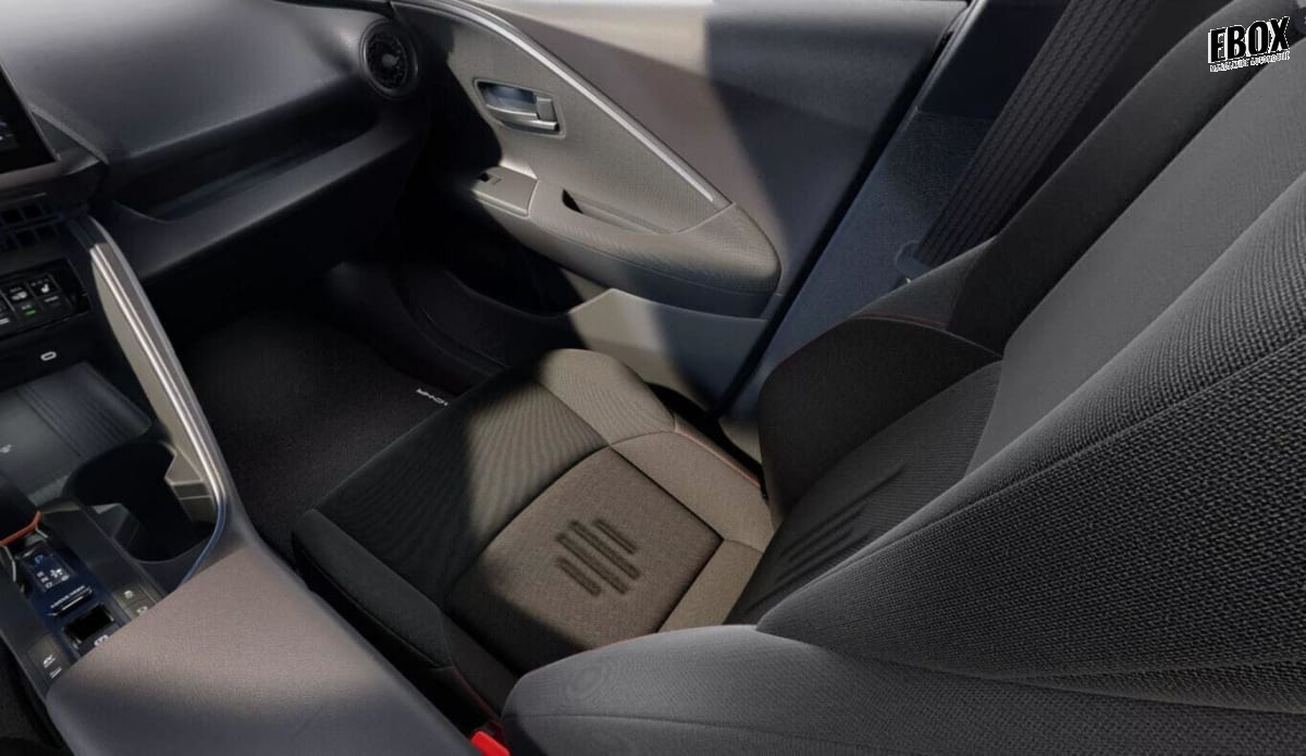 367279_p2 - TOYOTA - C HR - 2025 - photo 5