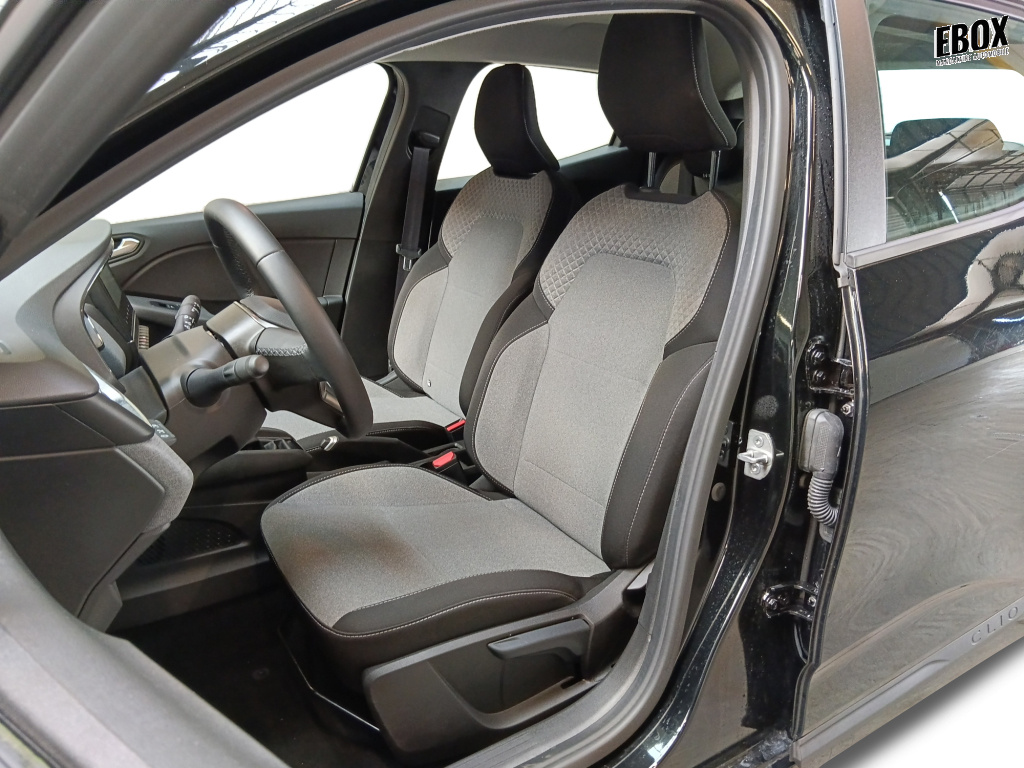 71399_p51 - RENAULT - CLIO - 2025 - photo 10
