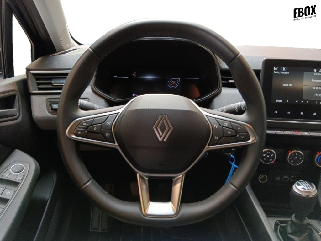 71399_p51 - RENAULT - CLIO - 2025 - photo 13