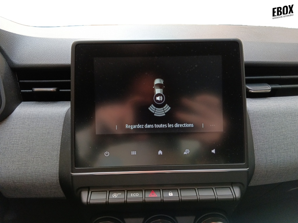 71399_p51 - RENAULT - CLIO - 2025 - photo 18