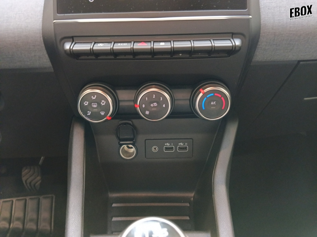 71399_p51 - RENAULT - CLIO - 2025 - photo 20