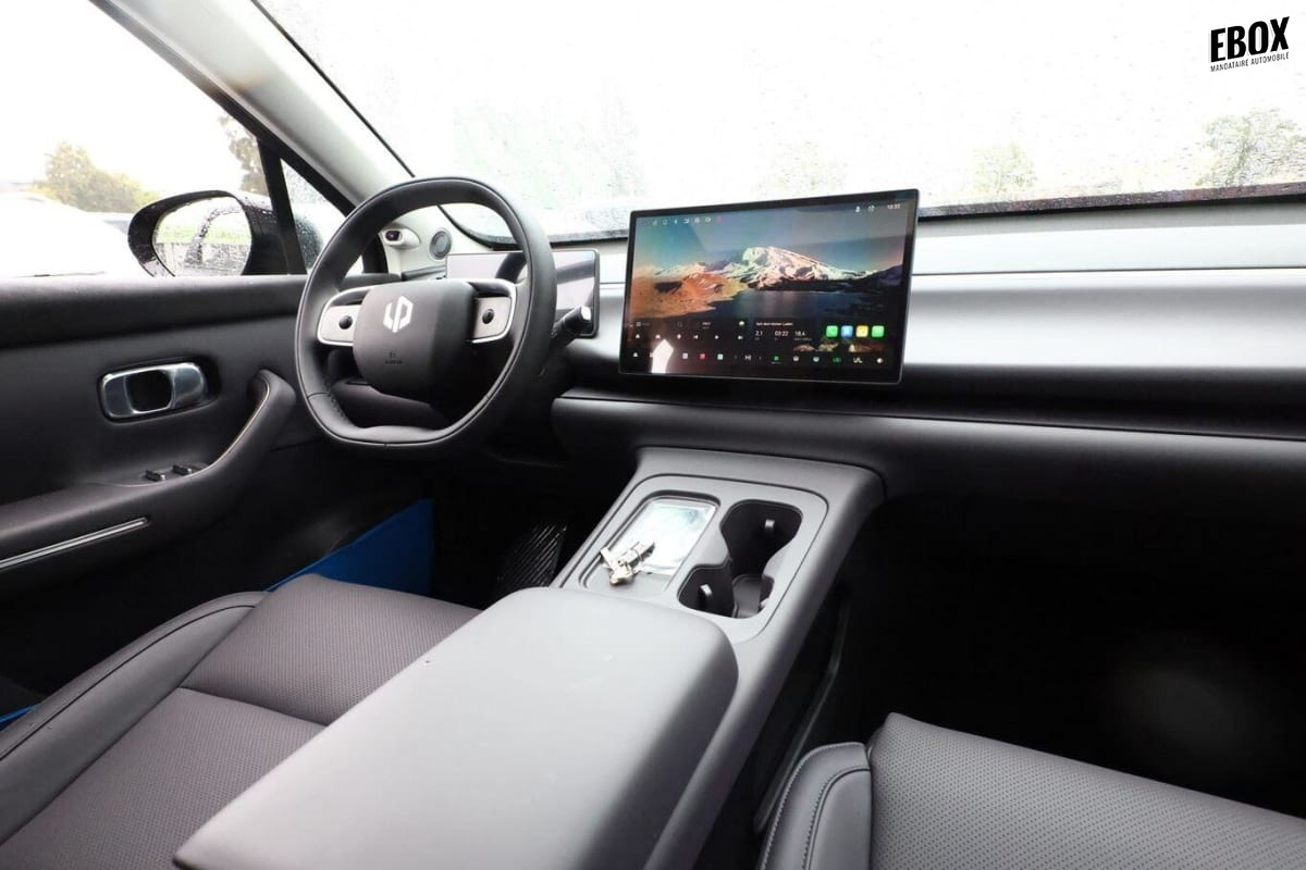 371106_p2 - LEAPMOTOR - C10 - 2025 - photo 8