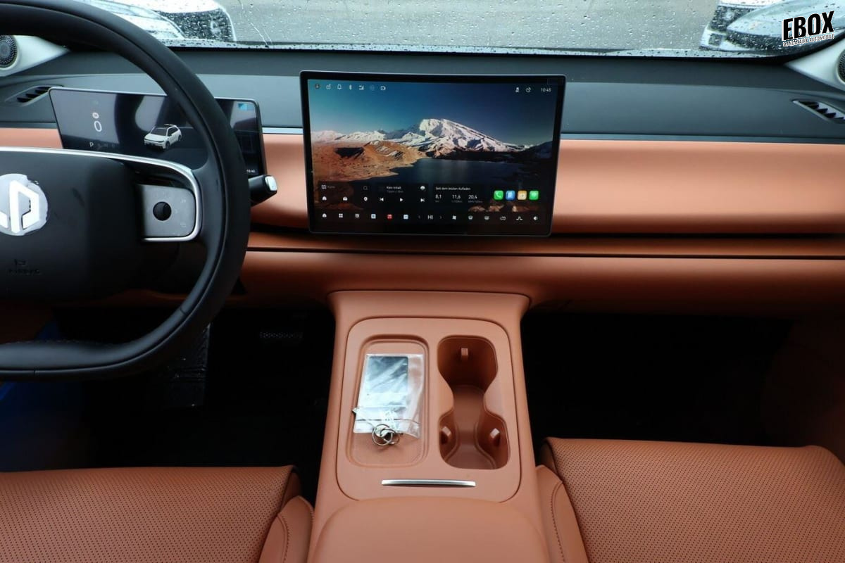 369690_p2 - LEAPMOTOR - C10 - 2025 - photo 10