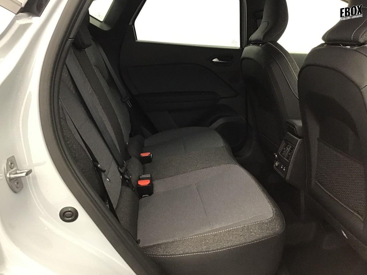 369833_p2 - RENAULT - CAPTUR - 2025 - photo 7