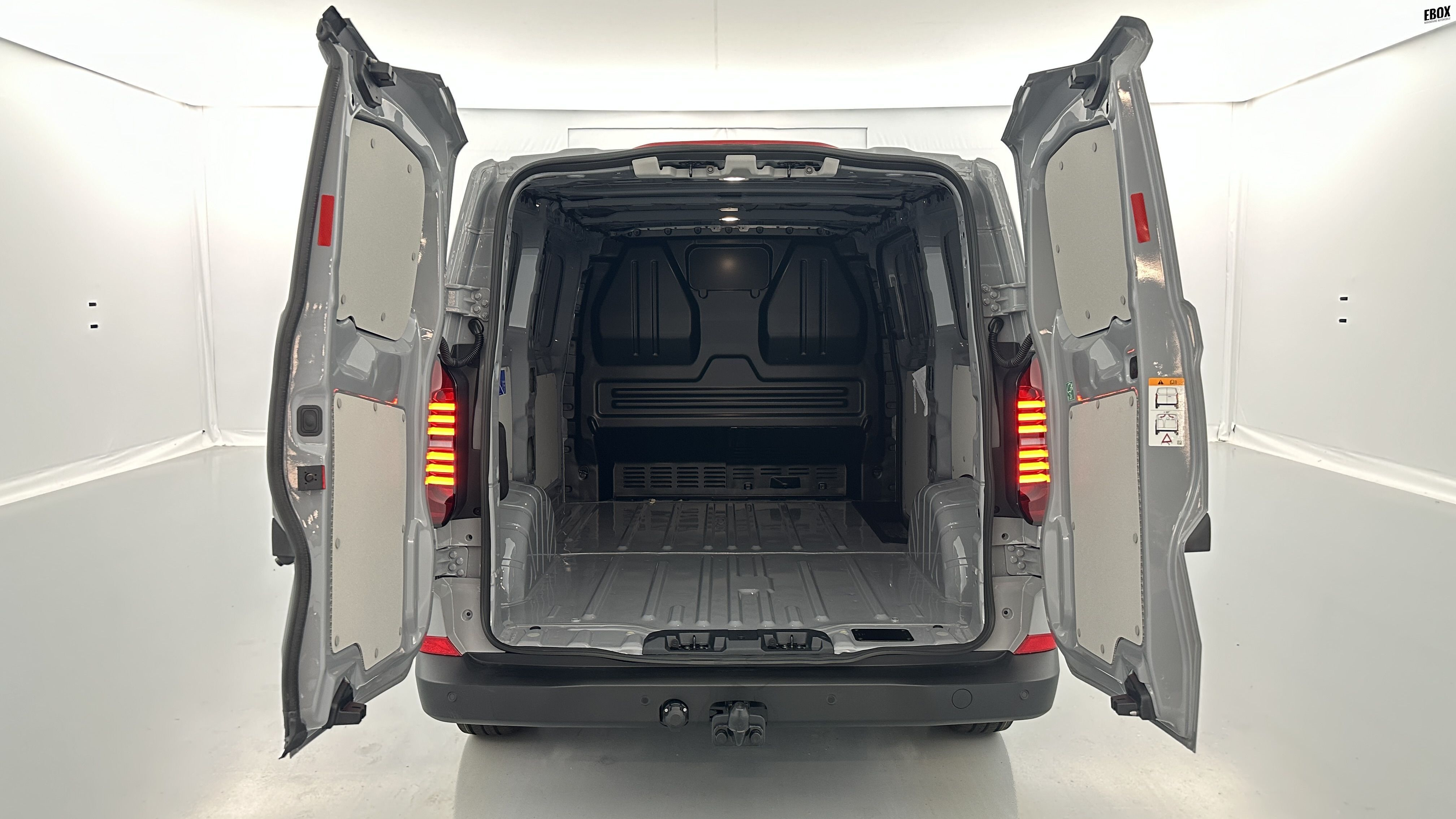 GLI00007682_p53 - VOLKSWAGEN - TRANSPORTER - 2025 - photo 9