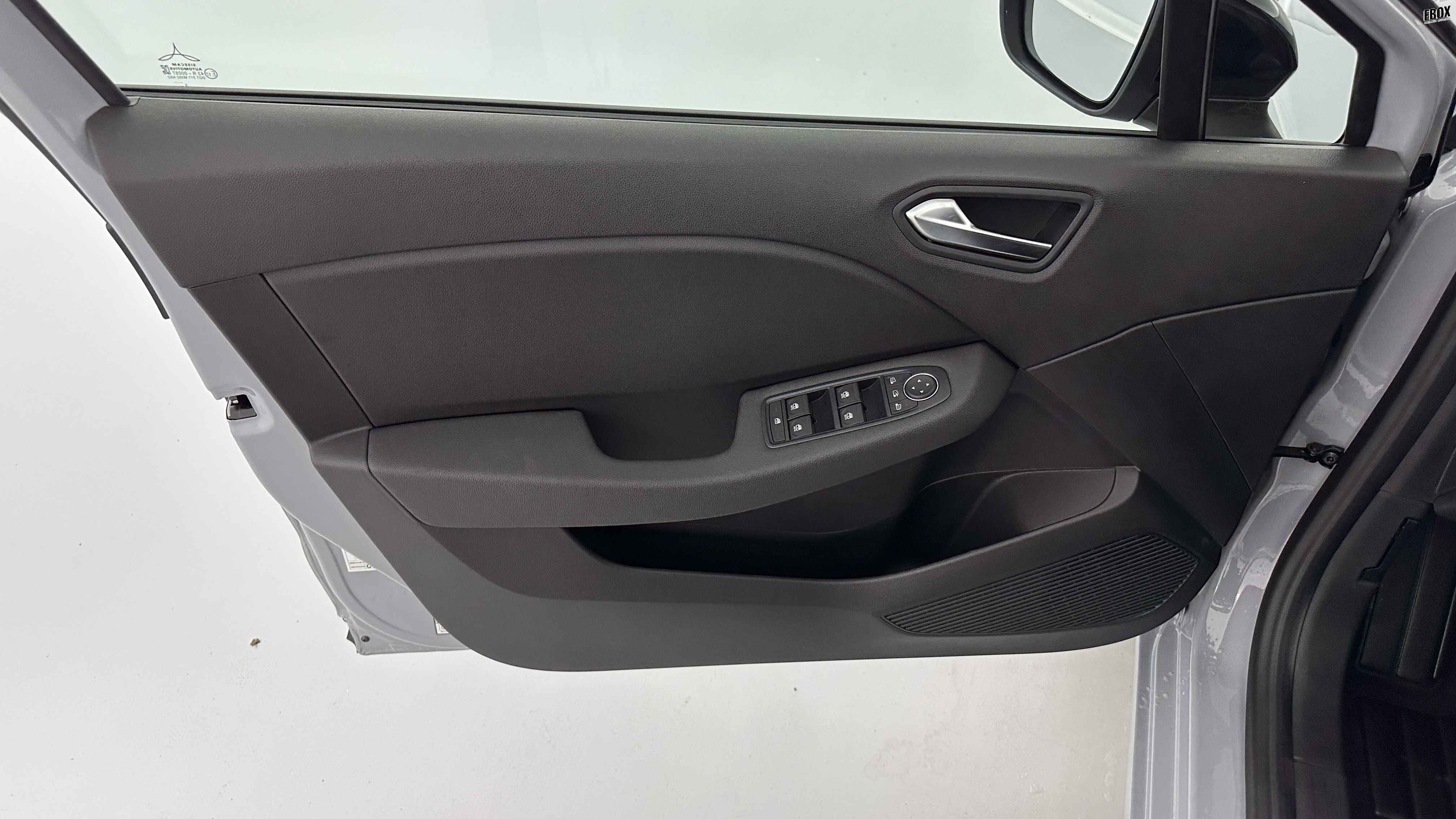 GLI00010434_p53 - RENAULT - CLIO - 2025 - photo 13