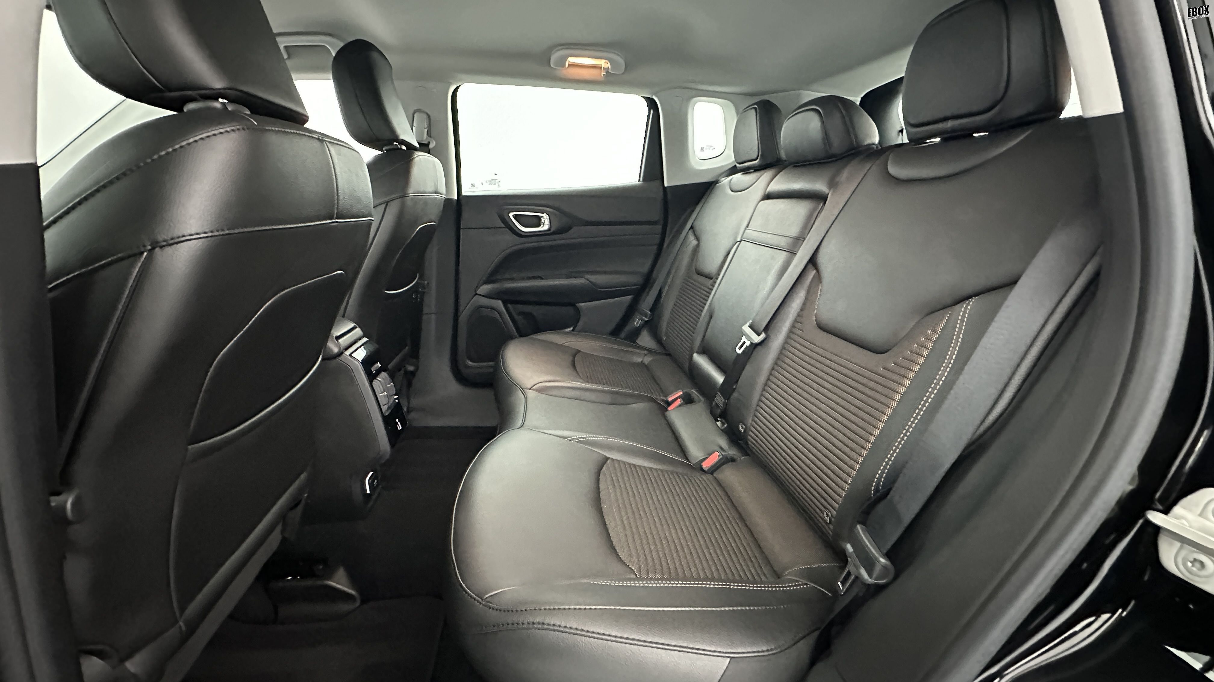 GLI00011020_p53 - JEEP - COMPASS - 2024 - photo 9