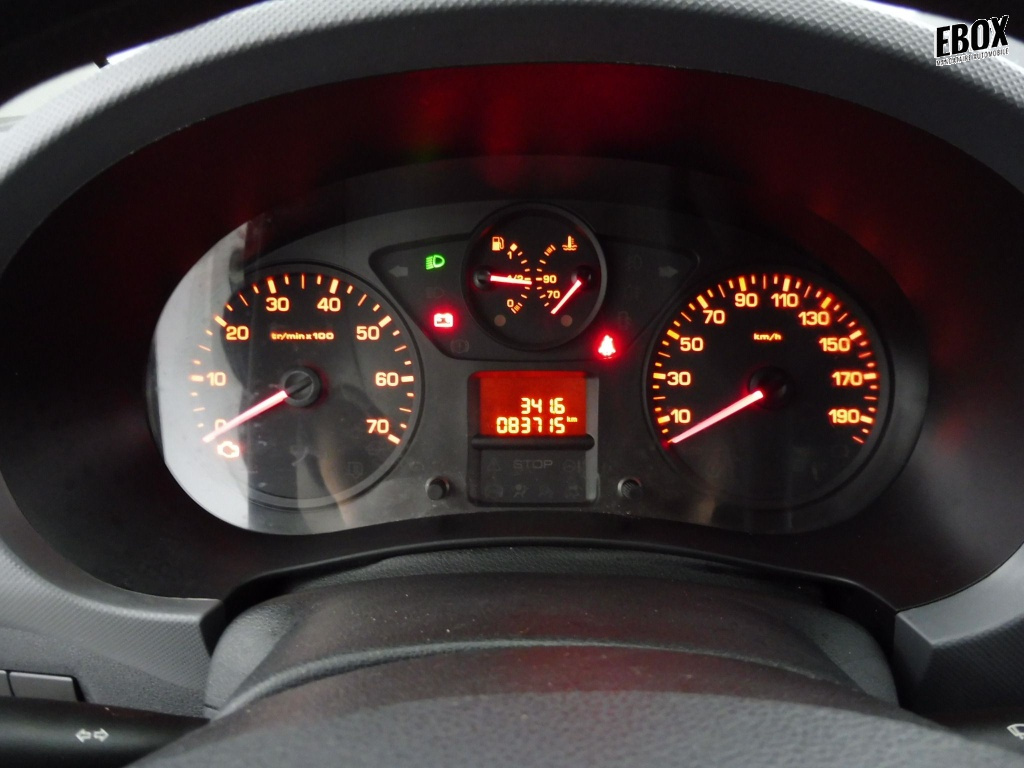 73354_p51 - CITROEN - BERLINGO - 2018 - photo 8