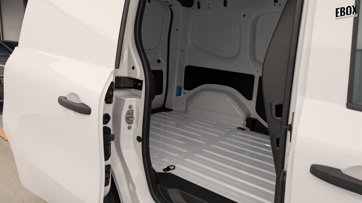 370211_p2 - RENAULT - KANGOO - 2025 - photo 10