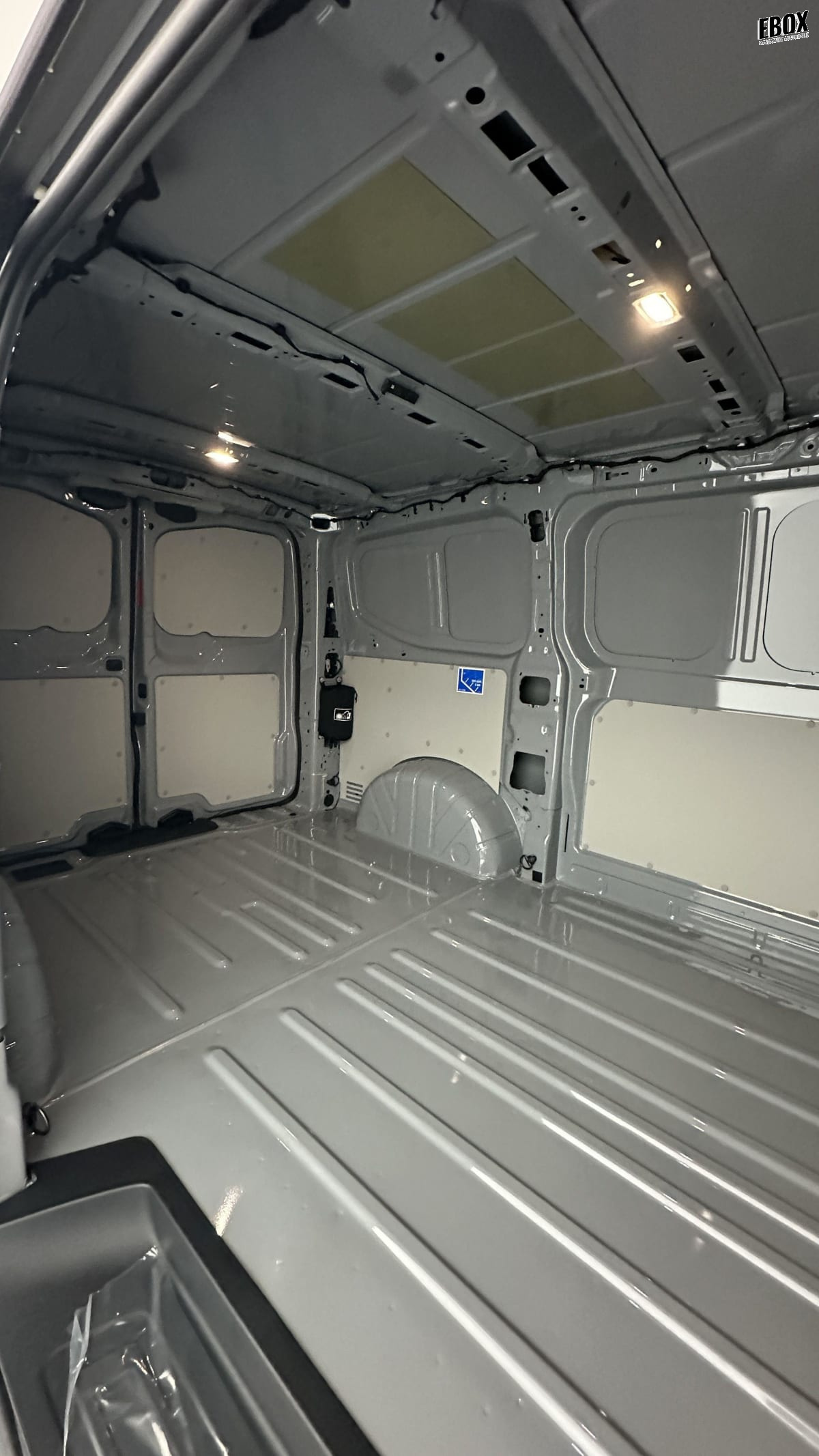 372677_p2 - VOLKSWAGEN - TRANSPORTER - 2026 - photo 8