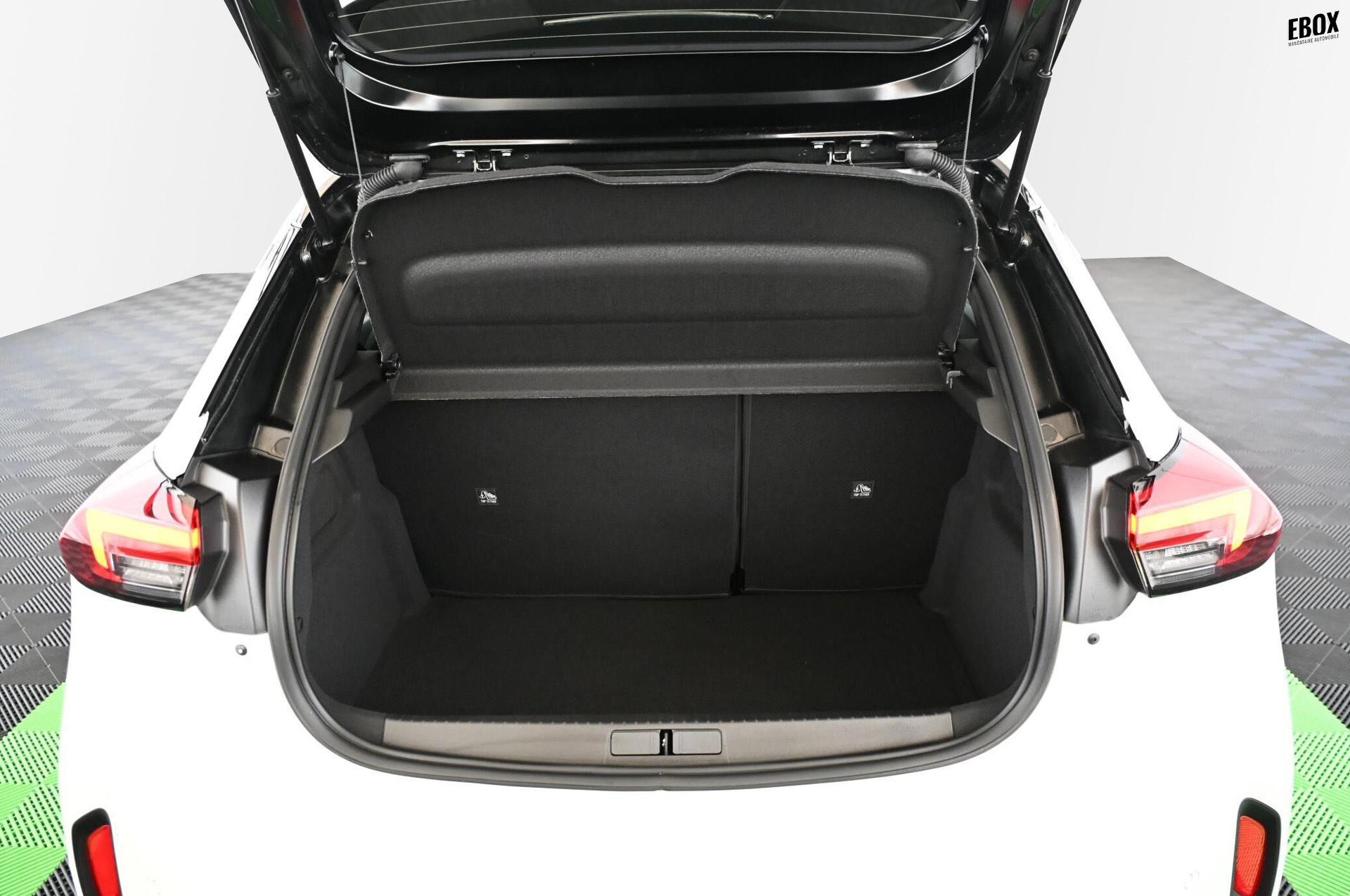 19195_p35 - OPEL - CORSA - 2023 - photo 38