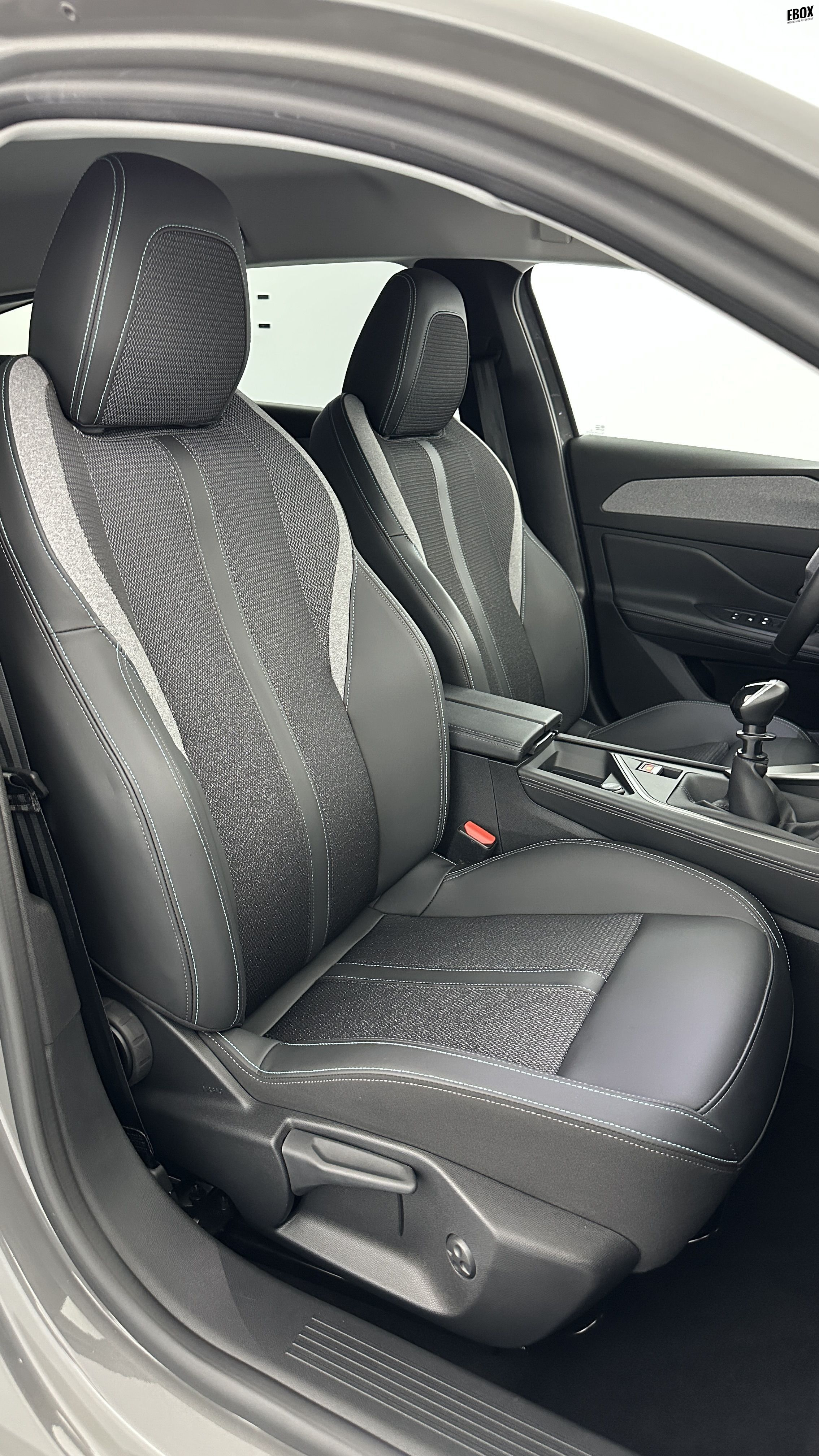 GLI00006880_p53 - PEUGEOT - 308 SW - 2024 - photo 17