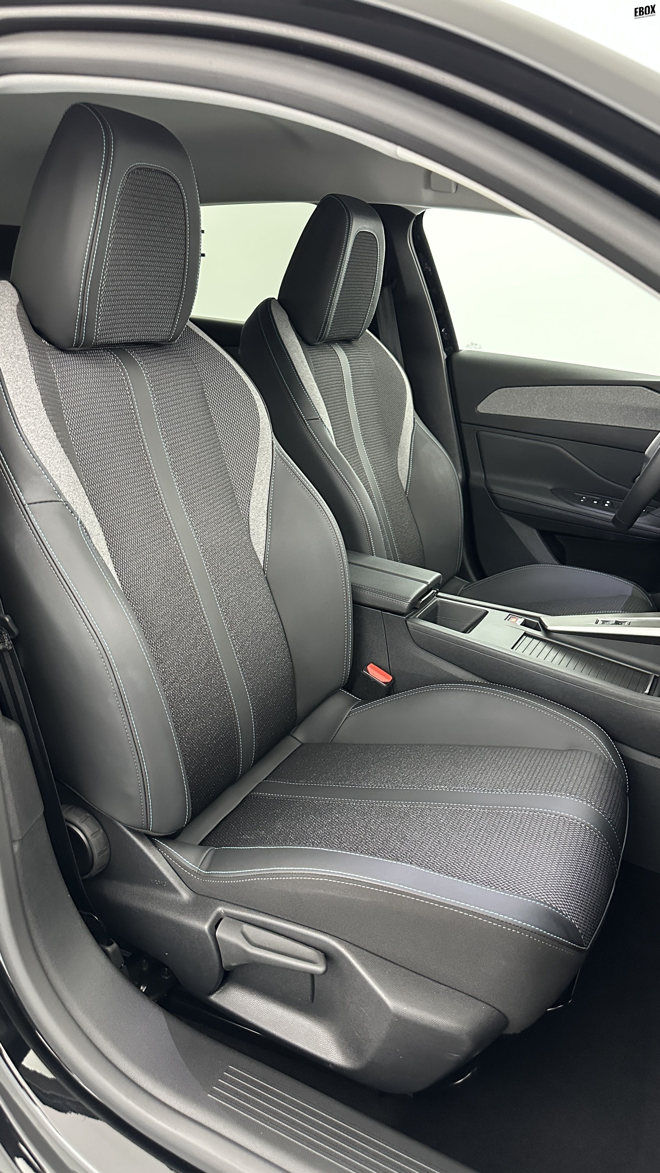 GLI00011681_p53 - PEUGEOT - 308 - 2025 - photo 18