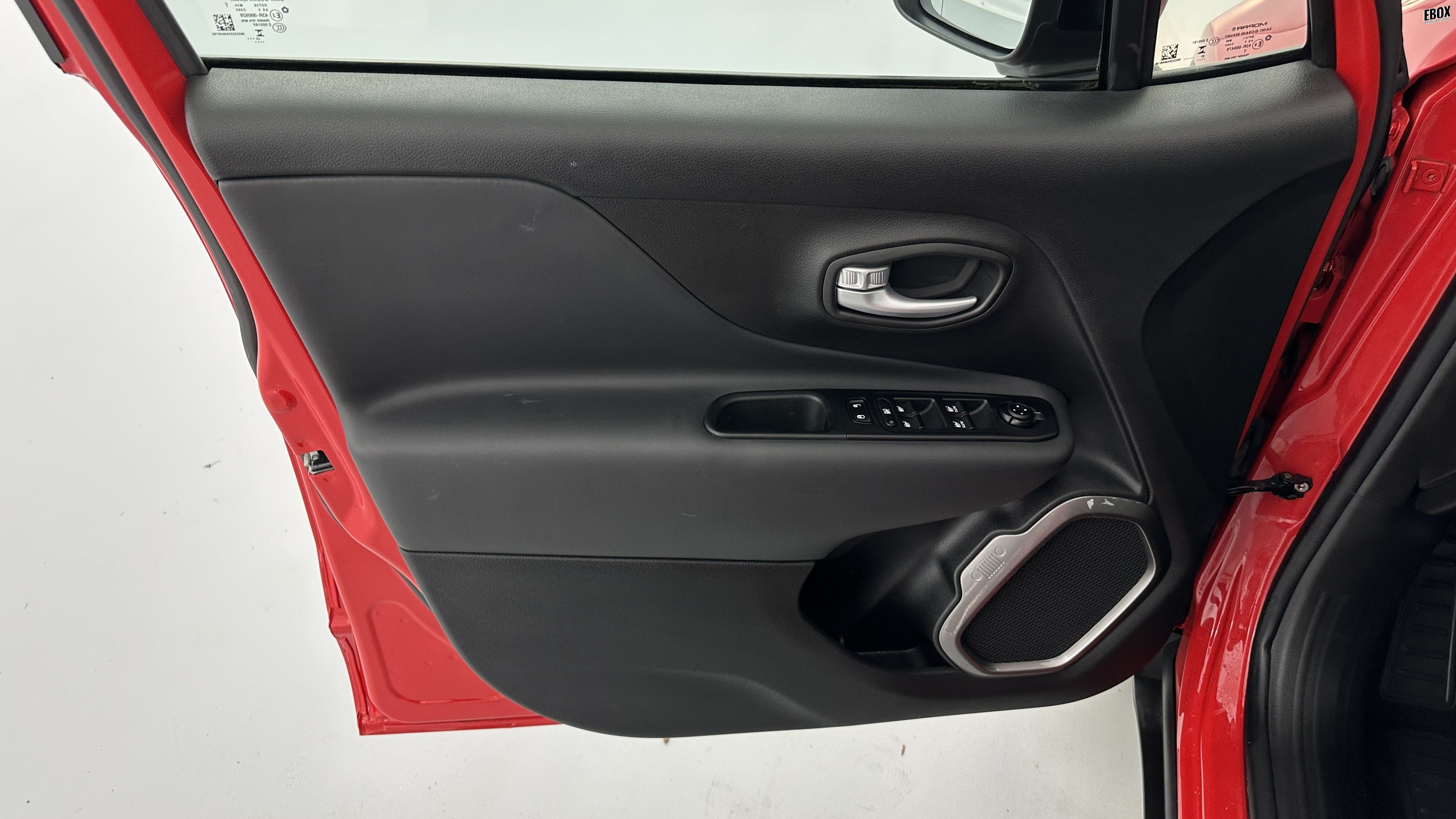 GLI00015695_p53 - JEEP - RENEGADE - 2024 - photo 13