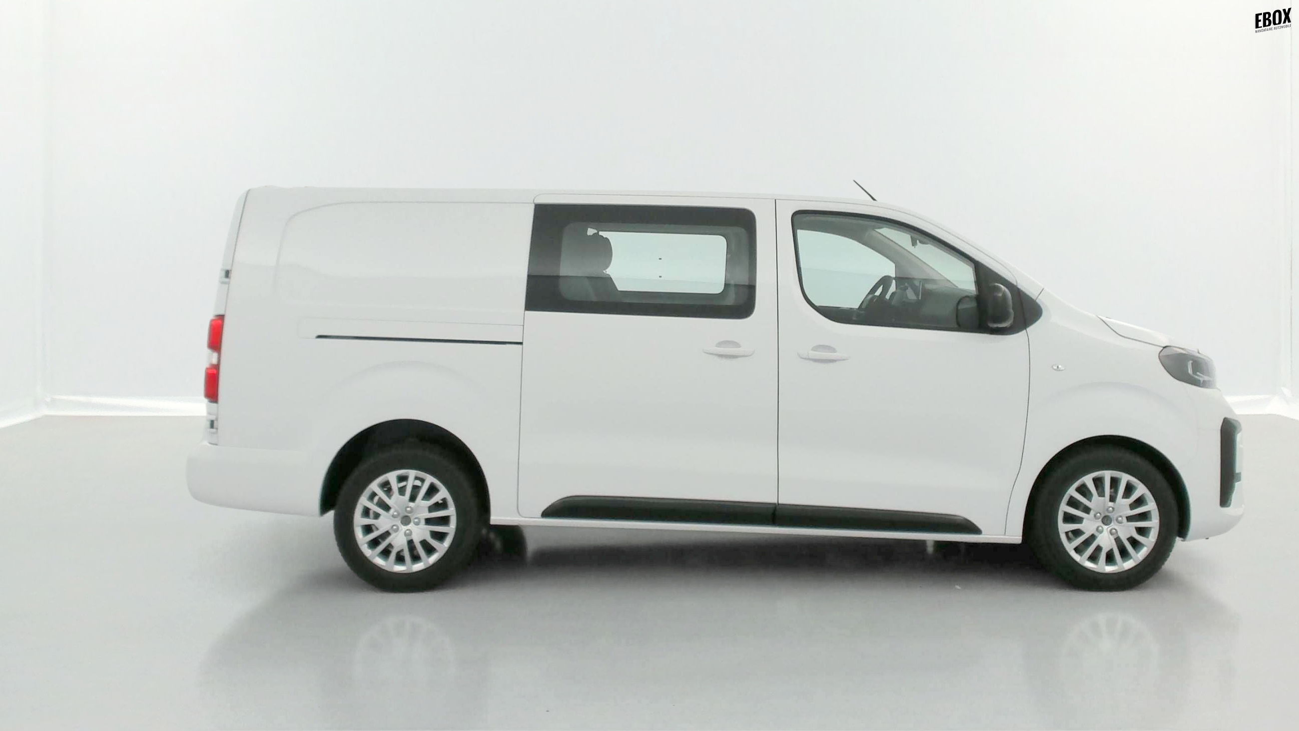 GLI00010639_p53 - PEUGEOT - EXPERT CA - 2025 - photo 19