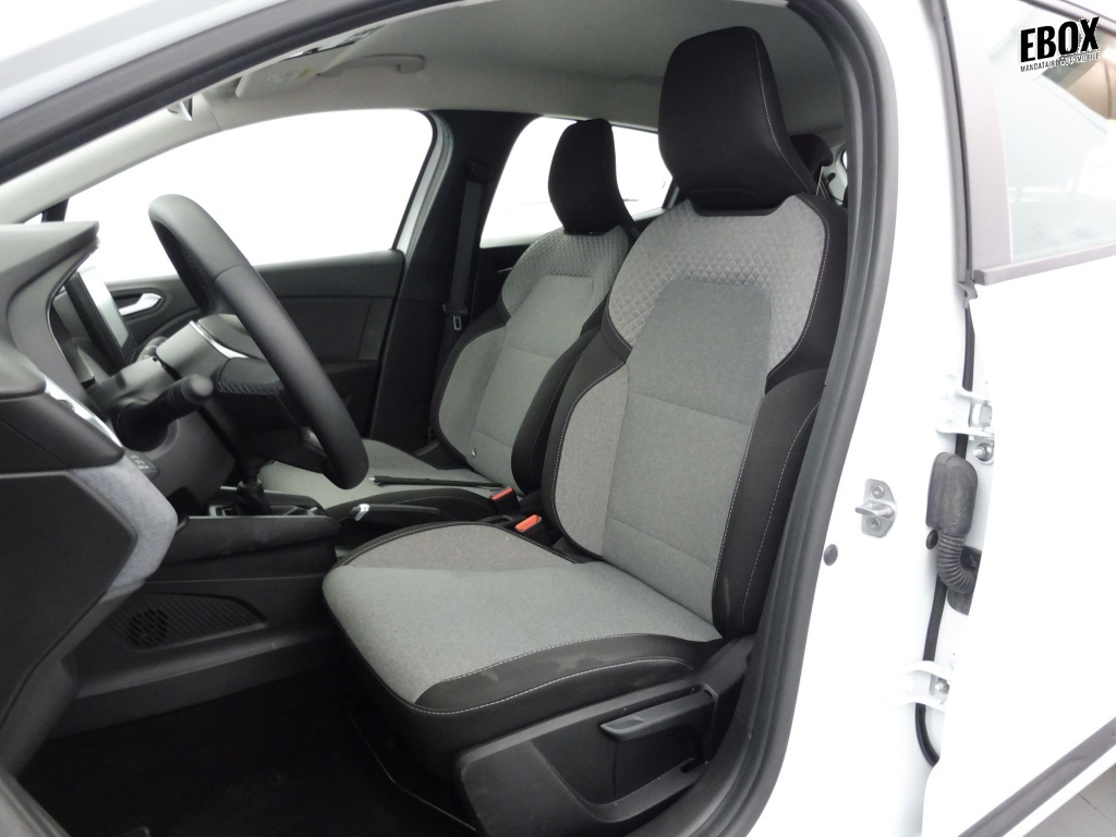 72426_p51 - RENAULT - CLIO - 2025 - photo 12