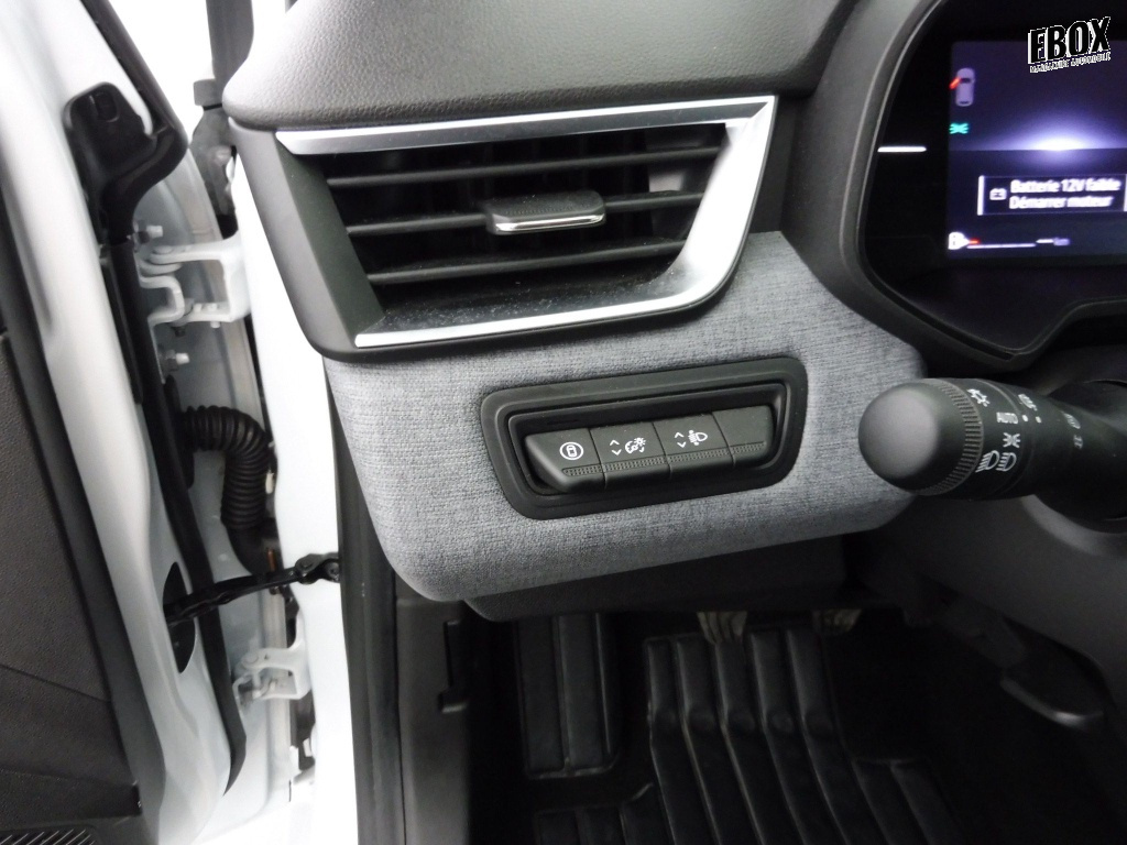 72426_p51 - RENAULT - CLIO - 2025 - photo 15